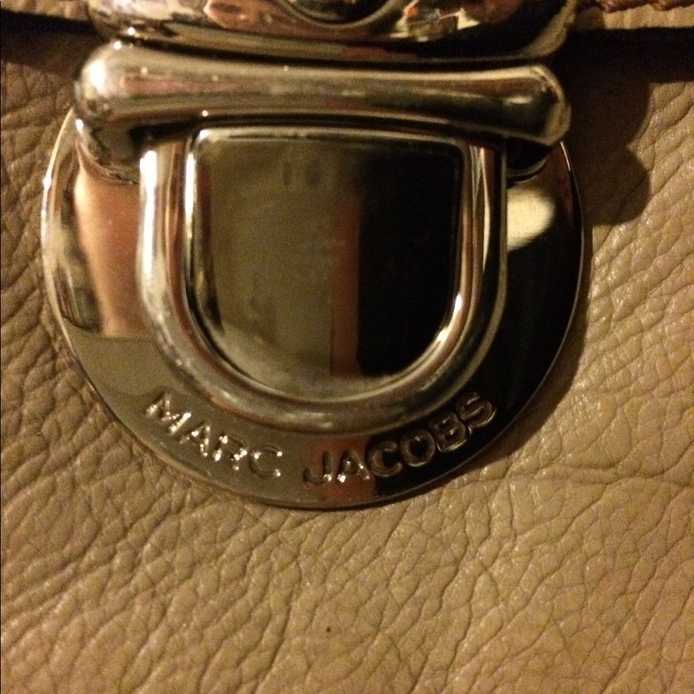 Marc Jacobs Tan Purse - Picture 3 of 8